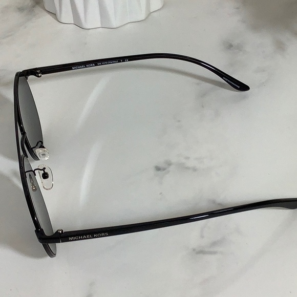 New Michael Kors Hartley Sunglasses - Picture 4 of 5